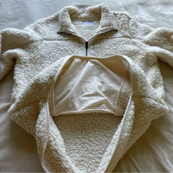 Cream Sherpa Pullover size Medium - Picture 9 of 14